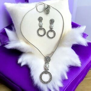 3 pc set necklace + pendant + earrings rhinestone silver pearl accent brand new